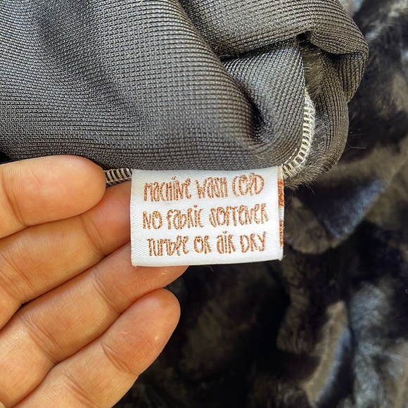 Aspyn Grove 2 fur pillow cover set - Picture 8 of 8